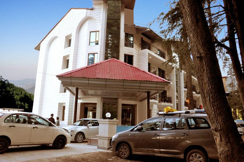 Hotel Trinetar Resorts Batoti Luaran gambar